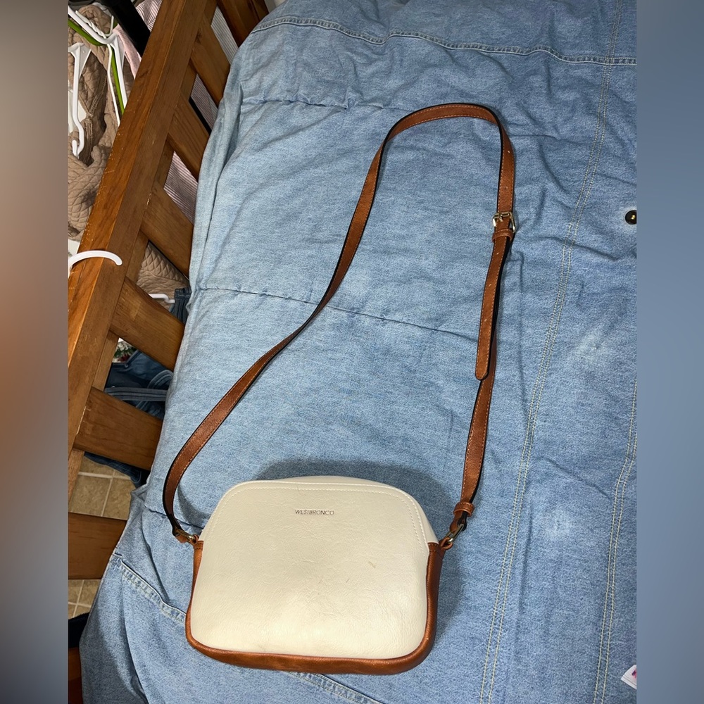 Crossbody purse